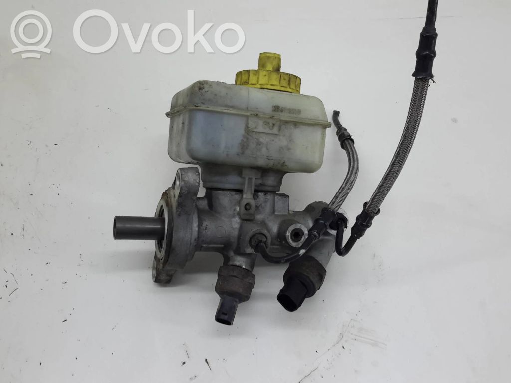 Volkswagen Golf IV Master brake cylinder 