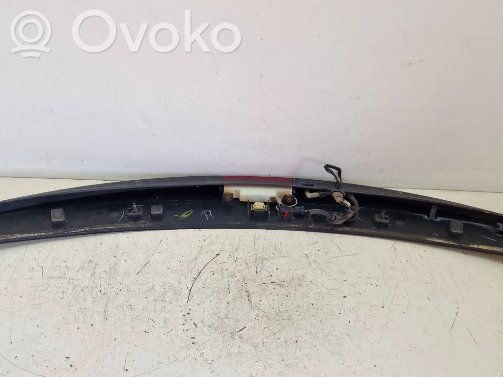 Tailgate/trunk spoiler
