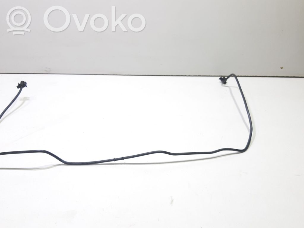 Engine coolant pipe/hose