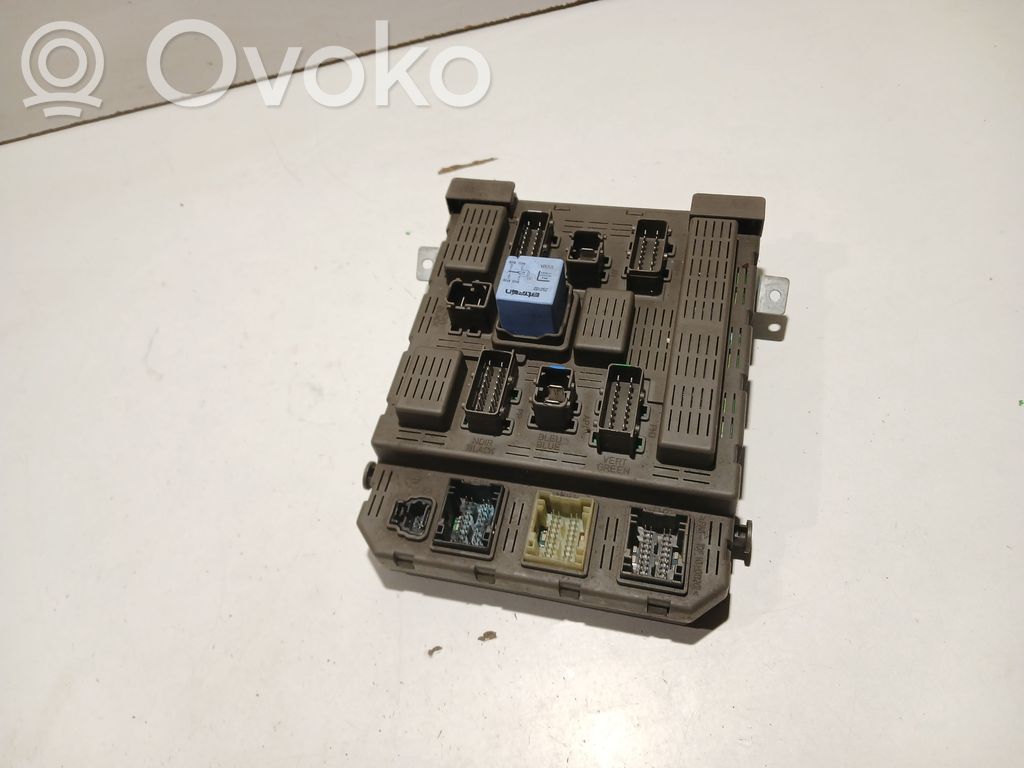 Peugeot 607 Fuse module 