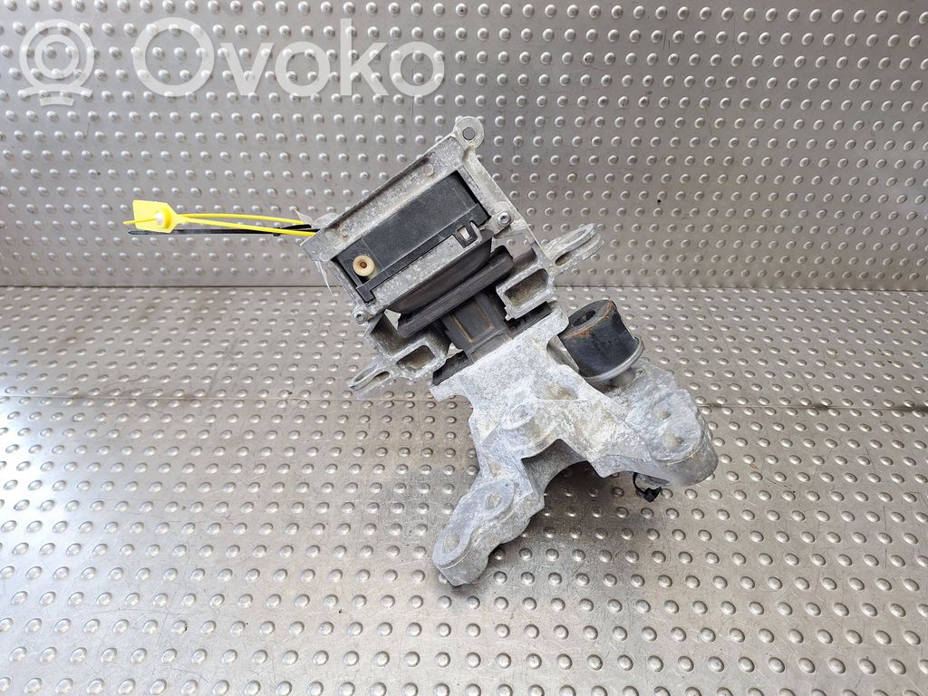 Engine mount bracket   K8D26P096AA,K8D26F030AA