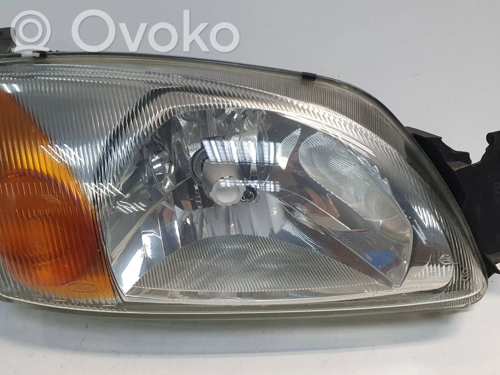 Ford Fiesta Headlight/headlamp 
