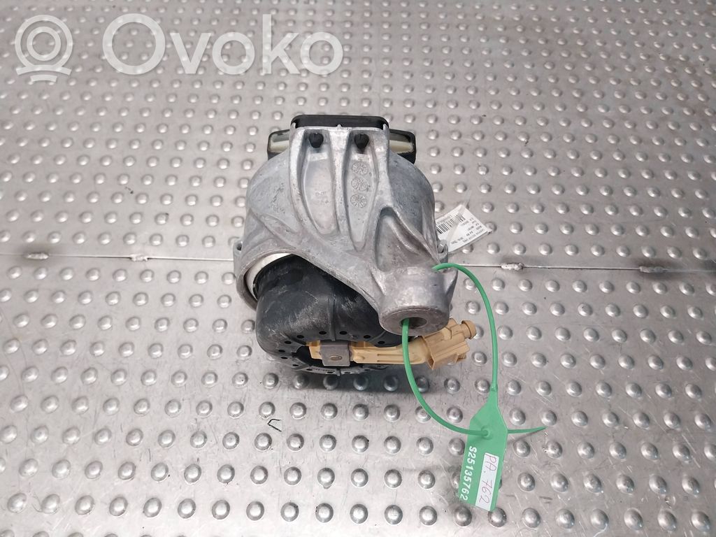 Engine mounting bracket   8W0199371CS