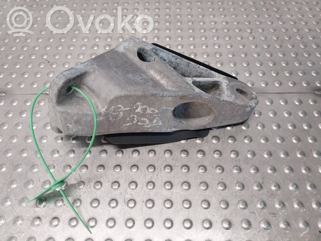 Engine mounting bracket   3414582