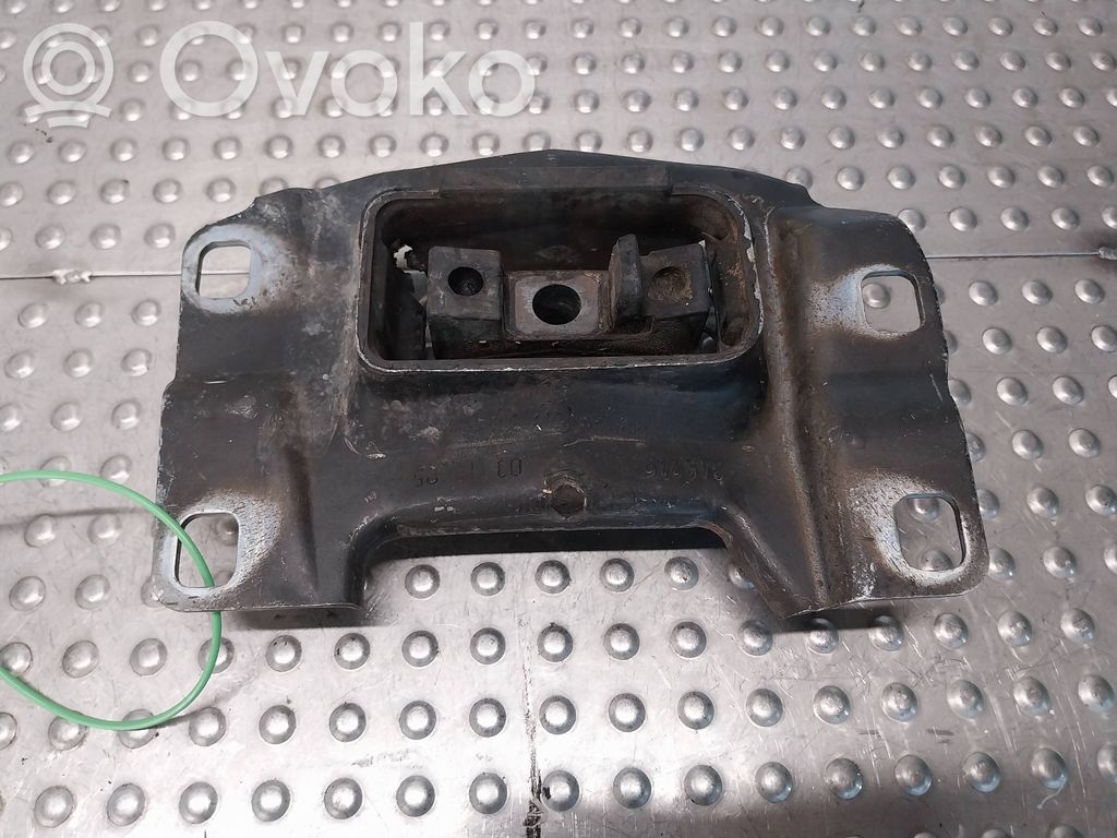 Ford Focus Gearbox mounting bracket 