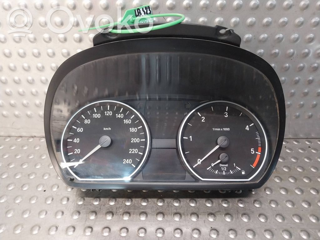 BMW 1 E81 E87 Spidometrs (instrumentu panelī) 