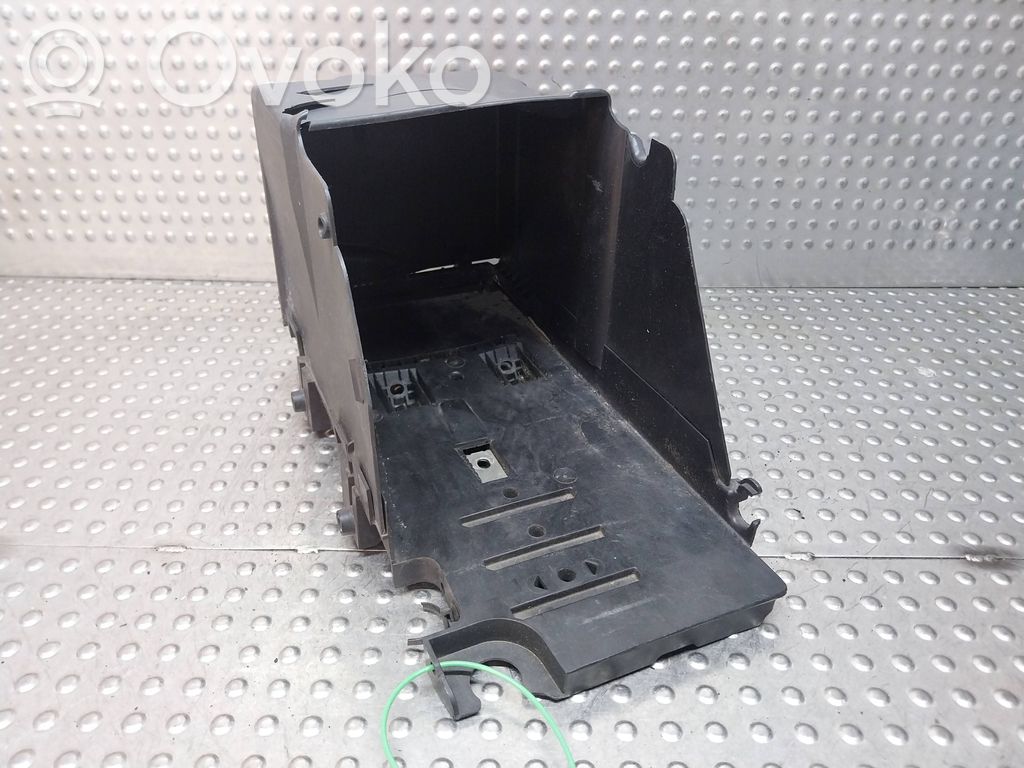 Ford S-MAX Akkulaatikon alusta 