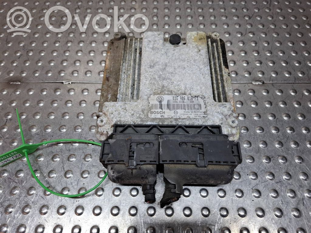 Volkswagen Golf V Engine control unit/module 