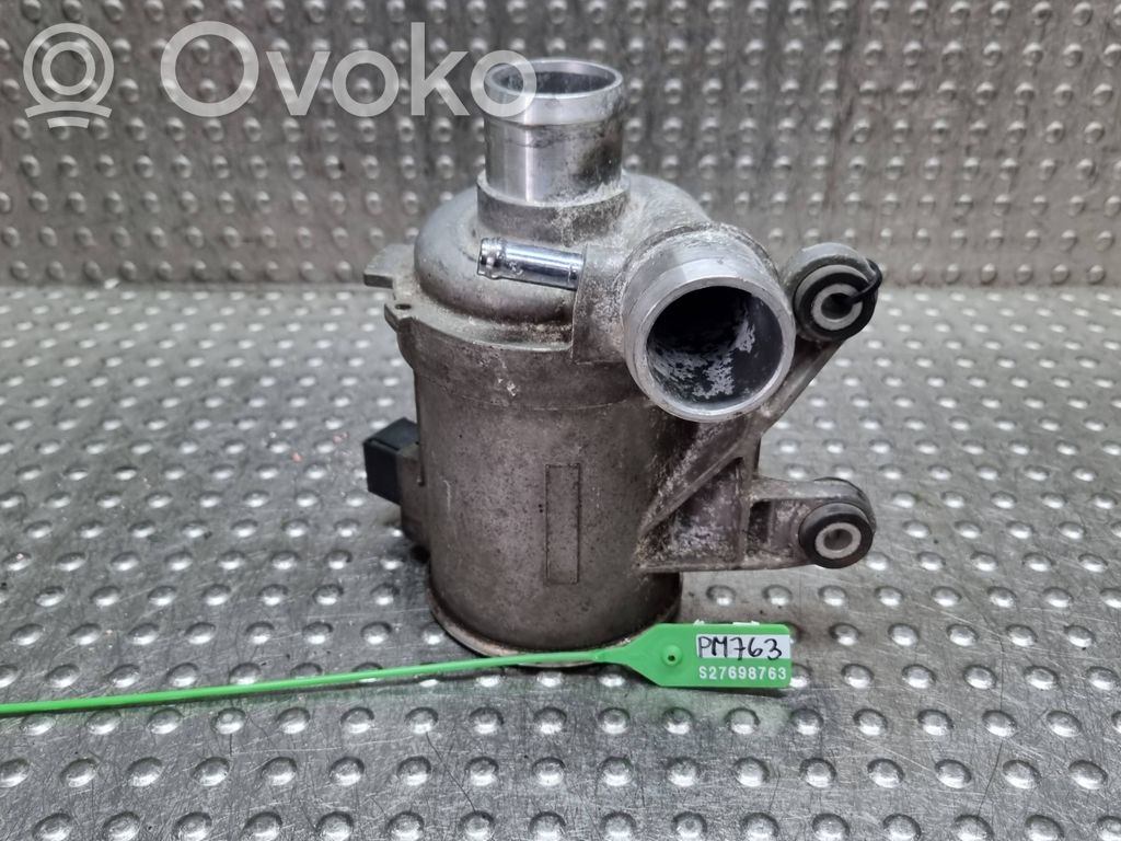 Mercedes-Benz C W205 Pompa wody 