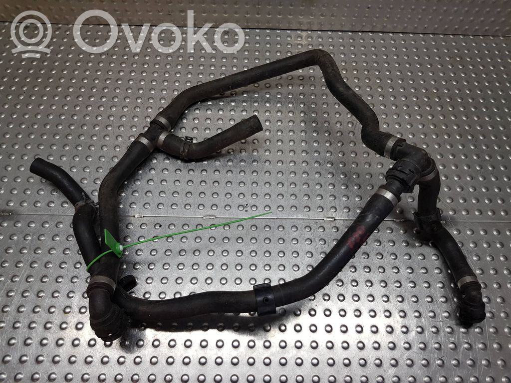 BMW 1 F20 F21 Conductă/furtun lichid de răcire motor 