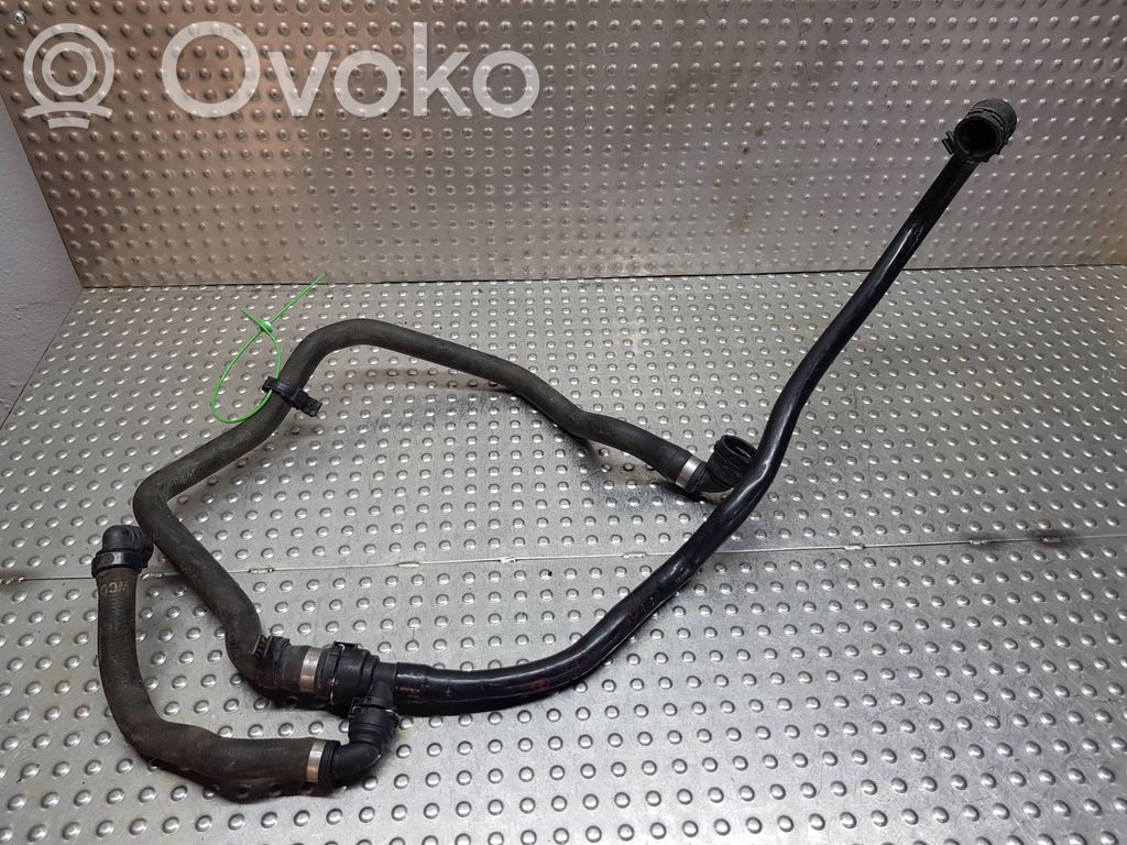 BMW 5 G30 G31 G38 Conductă/furtun lichid de răcire motor 