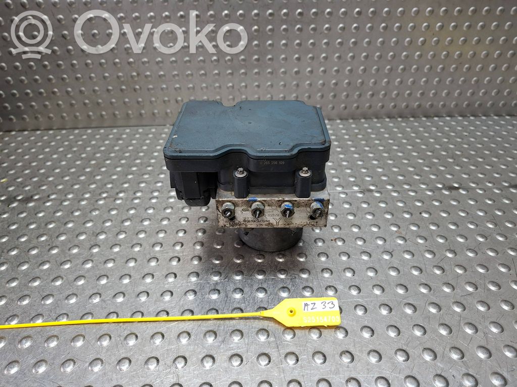 Toyota Corolla E160 E170 ABS Blokas 