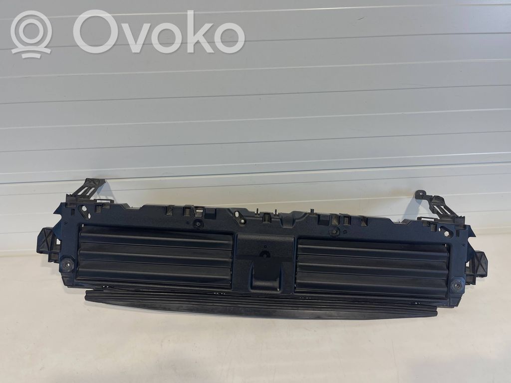 Audi A4 S4 B9 8W Välijäähdyttimen ilmanohjauksen ilmakanava 