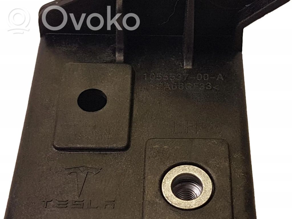 Tesla Model S Rear bumper mounting bracket 