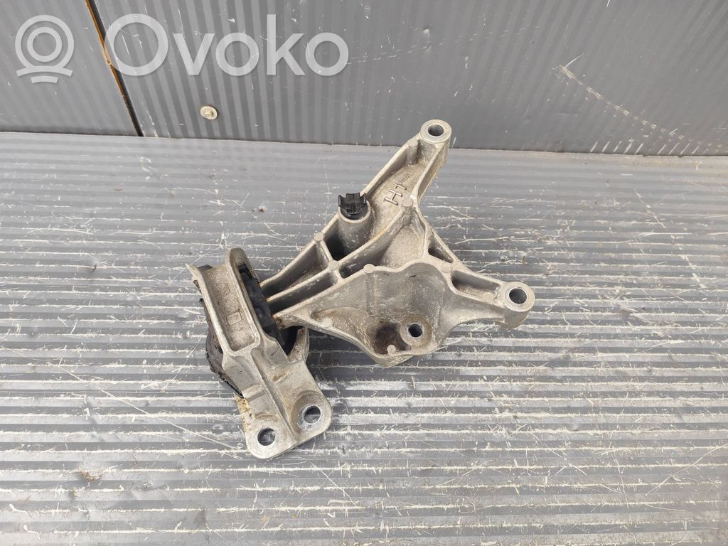Nissan Juke II F16 Engine mount bracket 