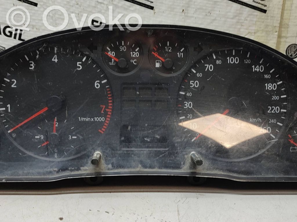 Audi A6 Allroad C5 Speedometer (instrument cluster) 