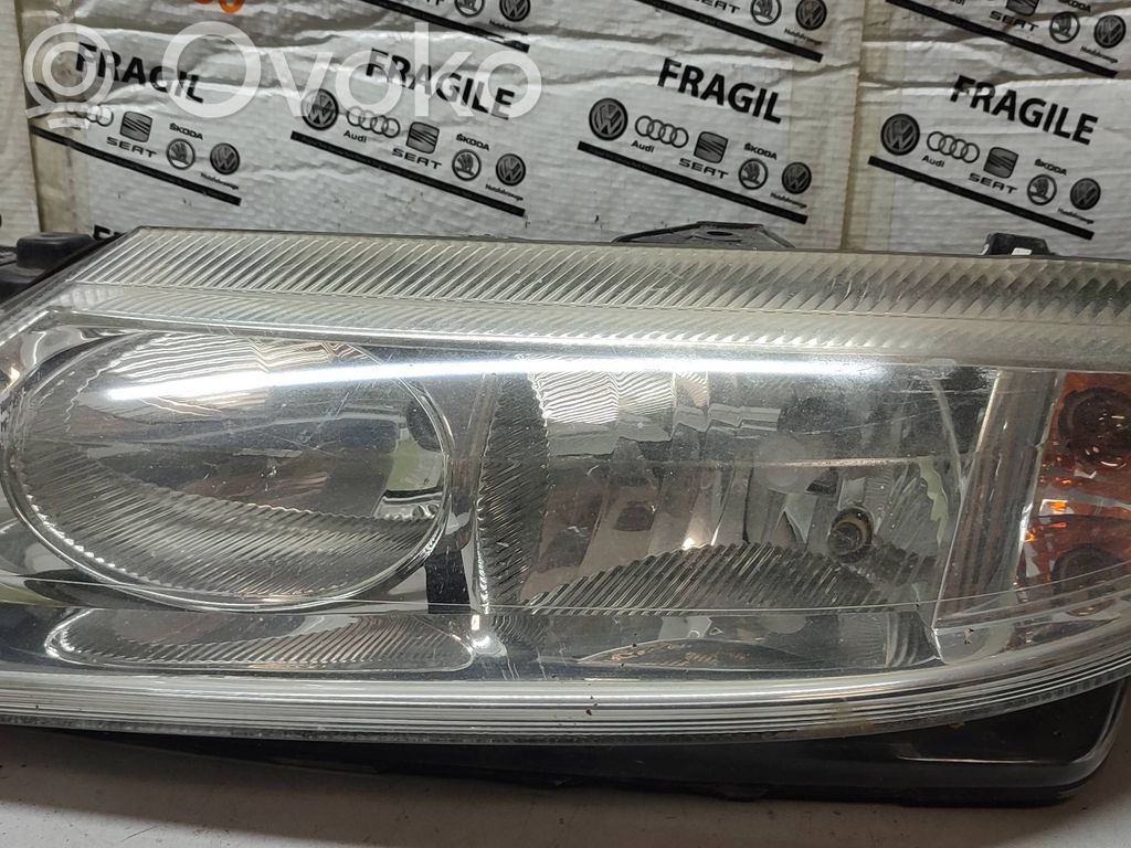 Renault Laguna II Phare frontale 