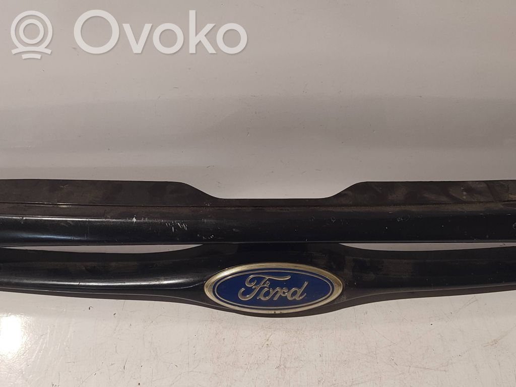 Ford Mondeo MK I Etusäleikkö 