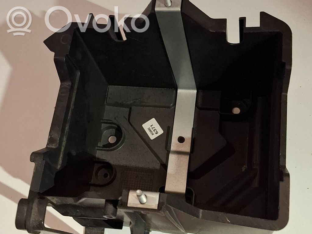 Ford Fiesta Akkulaatikon alusta 