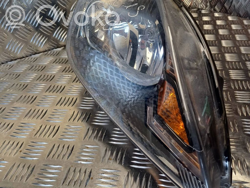 Ford Focus Headlight/headlamp 
