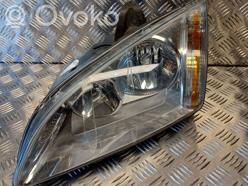 Ford Focus Headlight/headlamp 