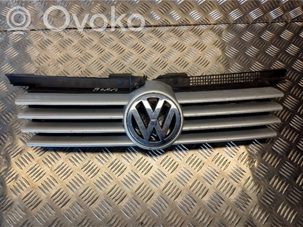 Volkswagen Bora Etusäleikkö 