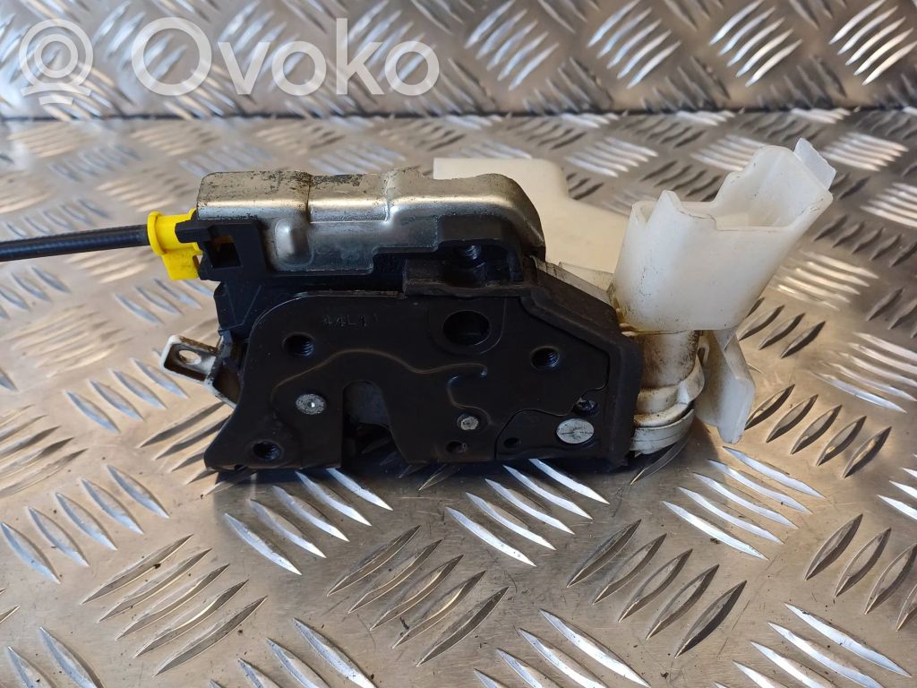 Etuoven lukko   8J1837015C,281111SSE0