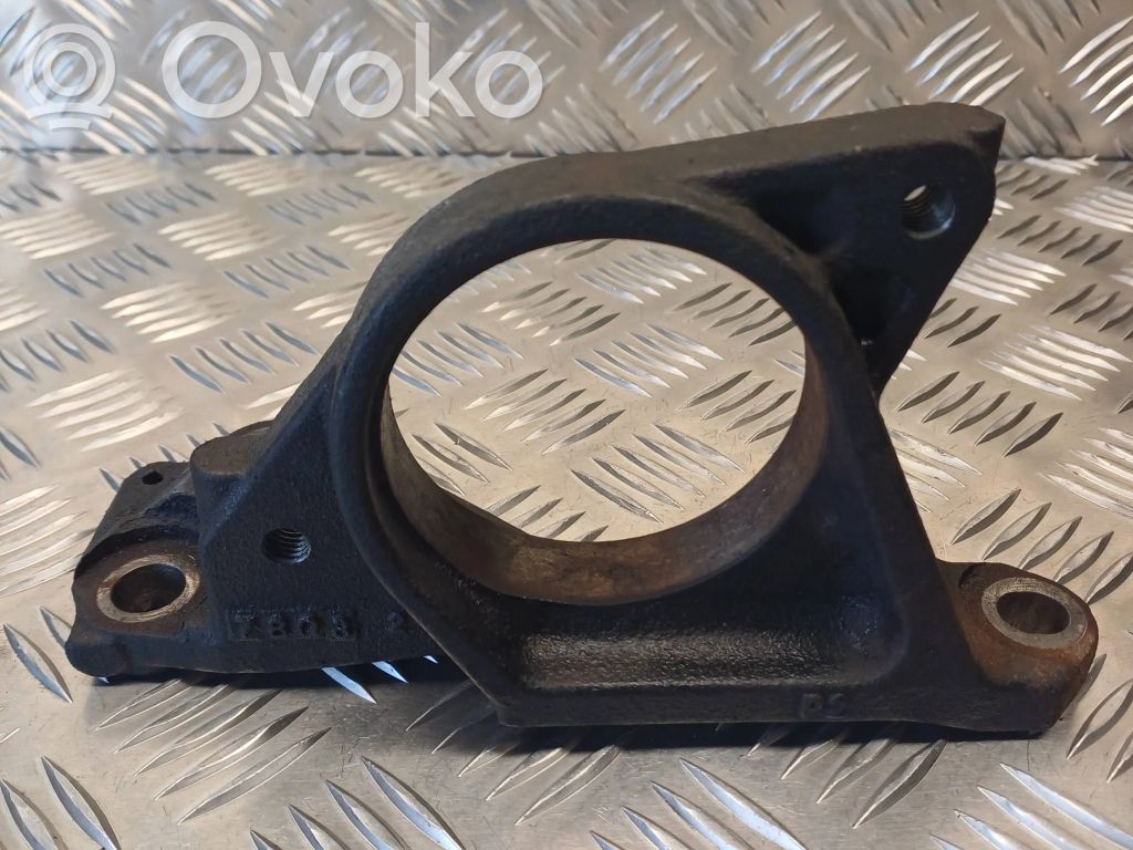 Nissan X-Trail T31 Driveshaft support bearing bracket 