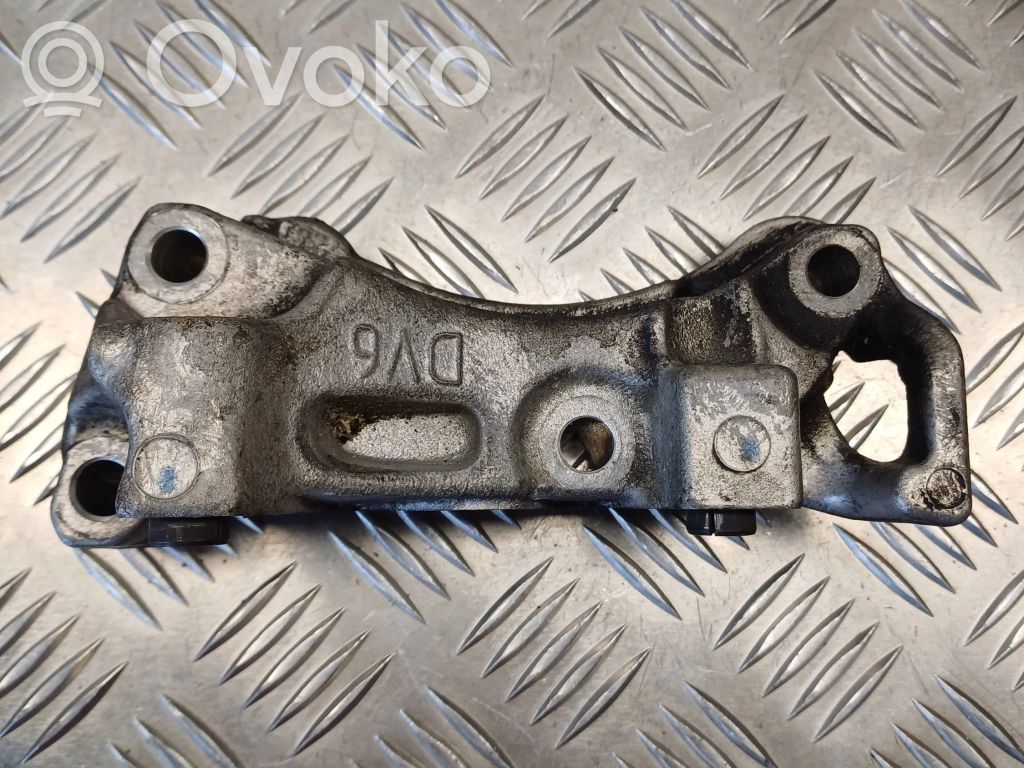 Citroen C4 I Engine mounting bracket 