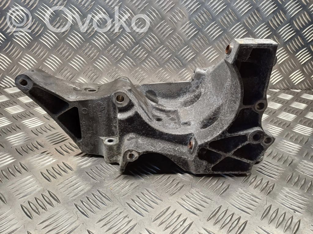 Generator/alternator bracket   7802639,13992010