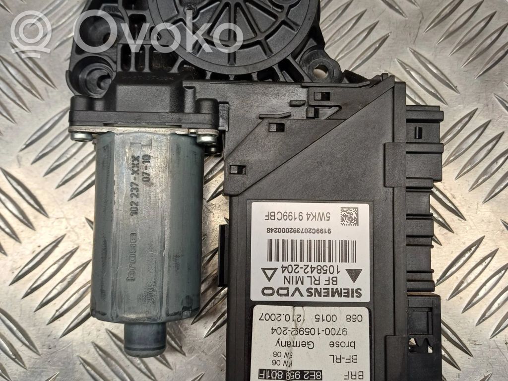 Audi A4 S4 B7 8E 8H Motorino alzacristalli della portiera anteriore 