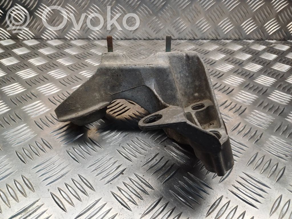 Engine mounting bracket   4B0199351