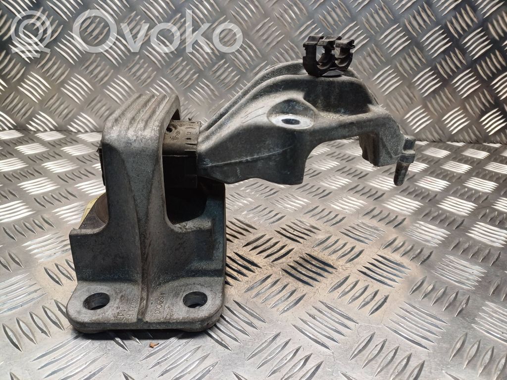 Renault Megane III Engine mount bracket 