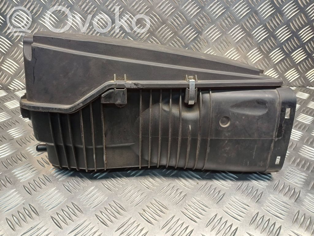 Mercedes-Benz C W203 Obudowa filtra powietrza 