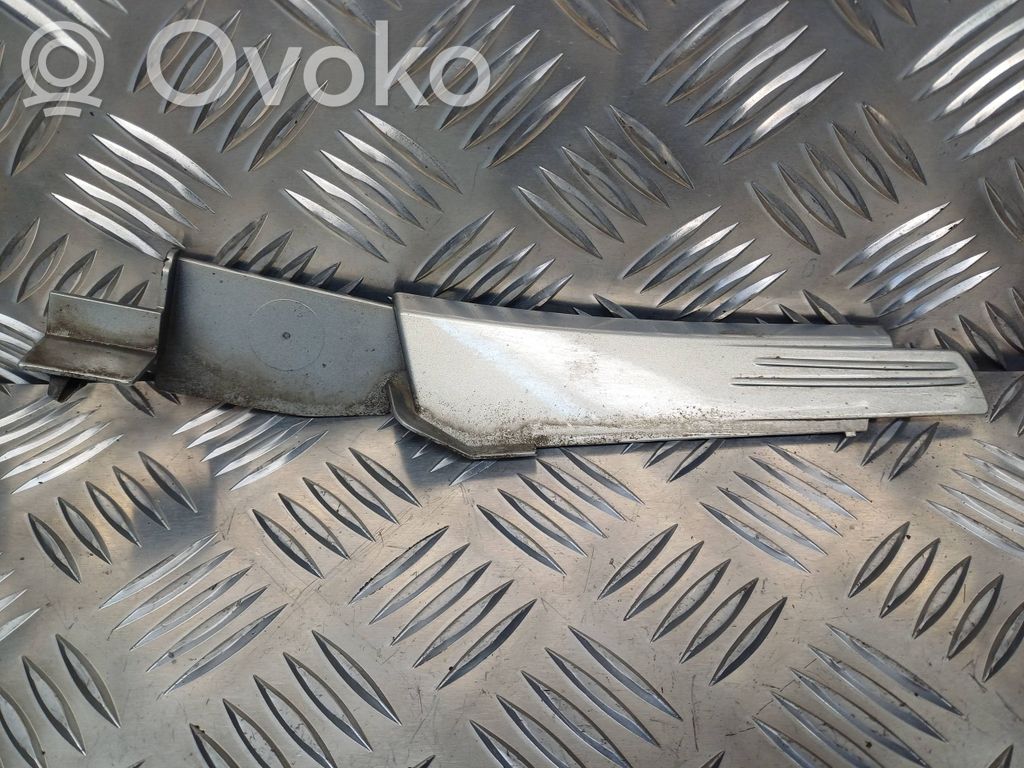 Opel Zafira B Ornament capăt aripă 
