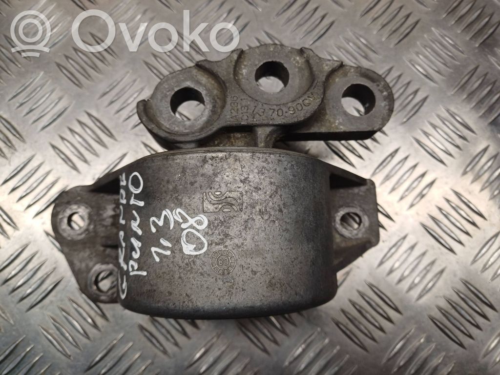Fiat Grande Punto Engine mount bracket 