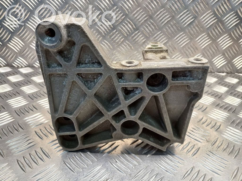 Renault Scenic II -  Grand scenic II Engine mounting bracket 