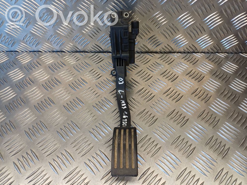 Accelerator throttle pedal   3M519F836AE