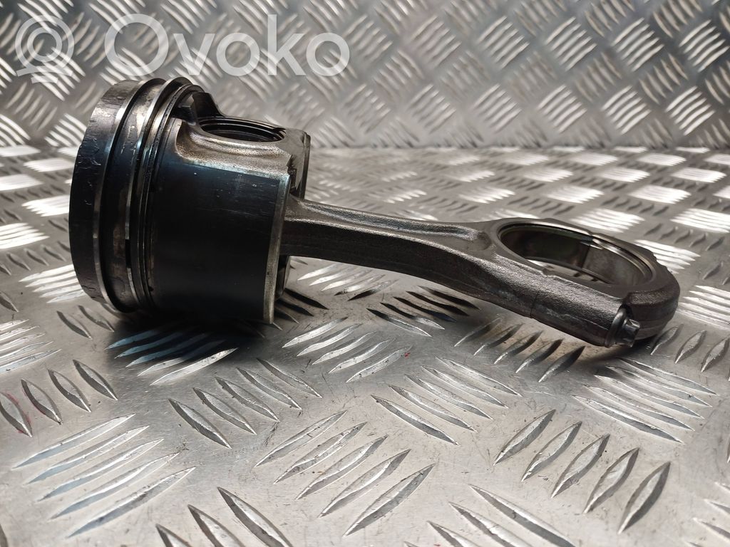 Piston with connecting rod