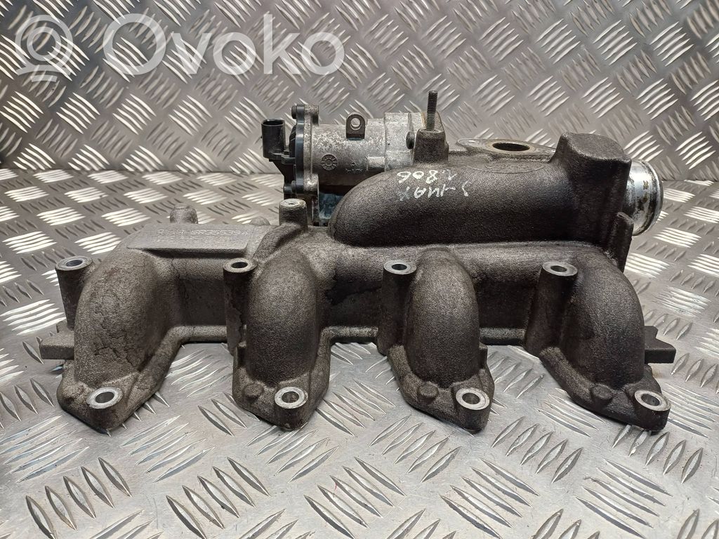 Kolektorius įsiurbimo   4M5Q9424CC