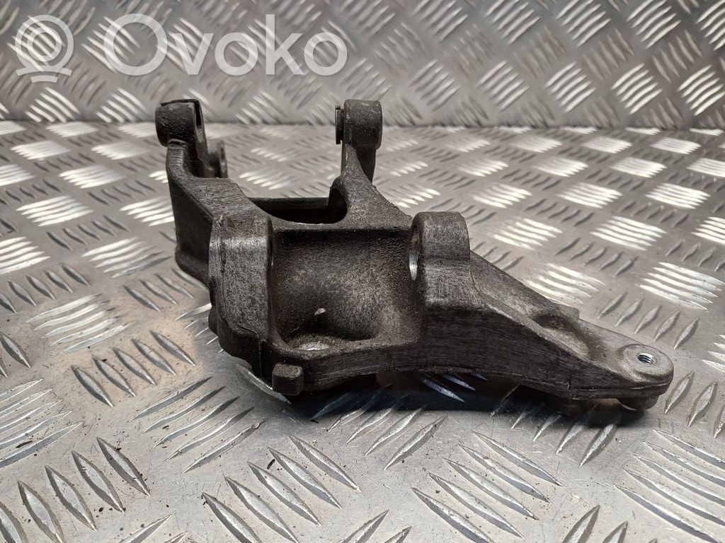 Citroen Berlingo Generator/alternator bracket 