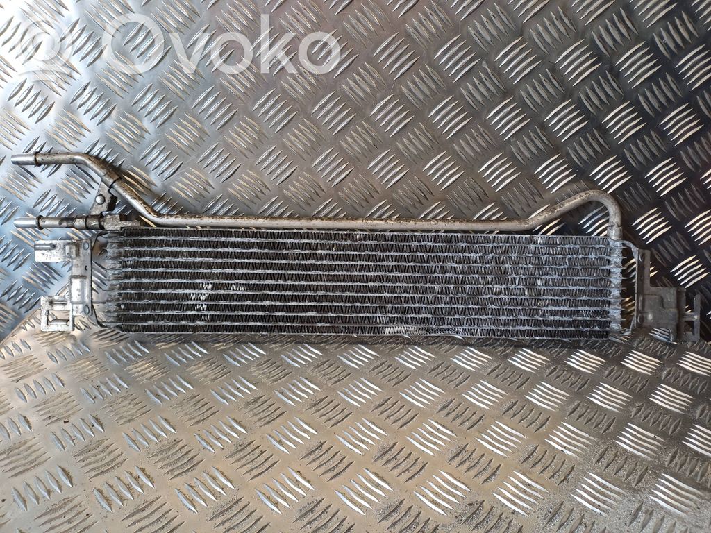 Transmisijas eļļas radiators