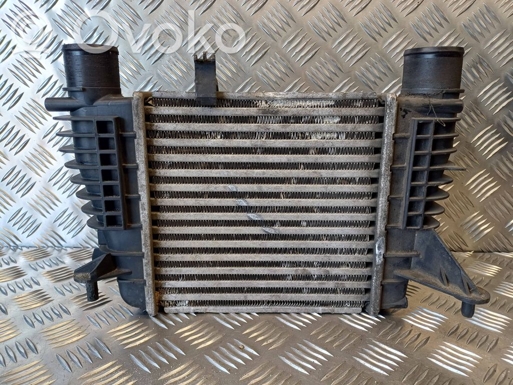 Renault Clio III Interkūlerio radiatorius 