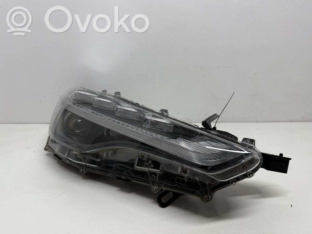 Toyota Corolla Cross Lampa przednia 