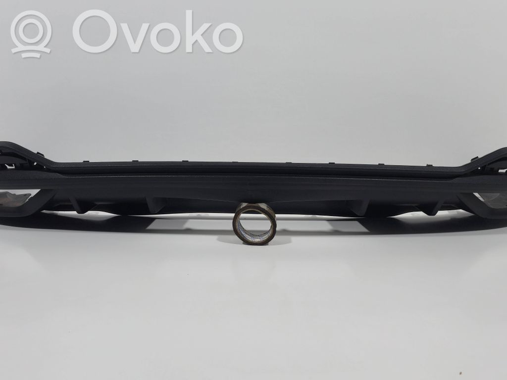 Audi Q3 F3 Moldura inferior del parachoques trasero 