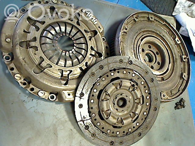 Ford Mondeo Mk III Plaukiojantis dviejų masių smagratis 