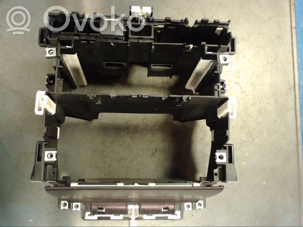 Console centrale   8P0858005B