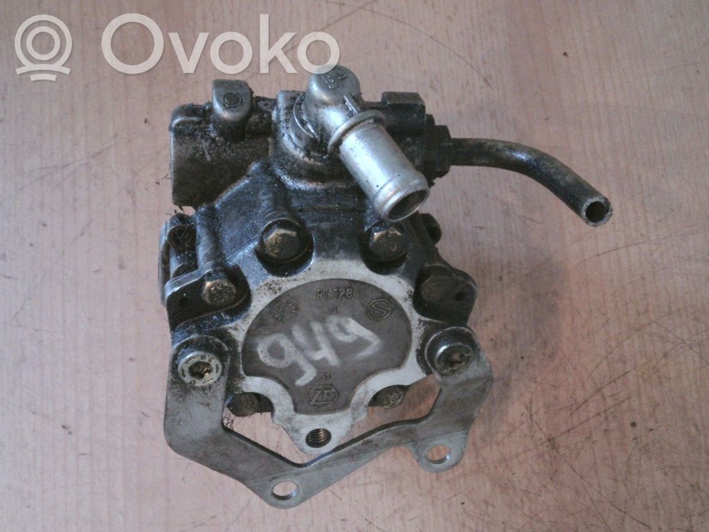 BMW 5 E39 Power steering pump 