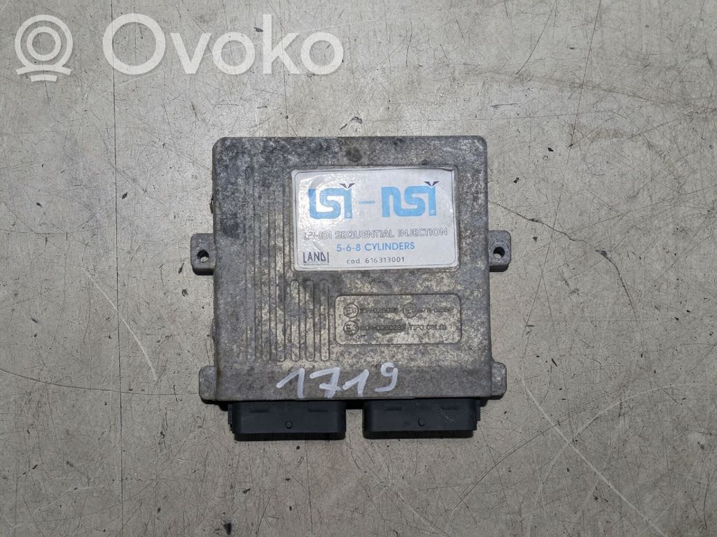 Volkswagen PASSAT B5 Cruise control unit/module 
