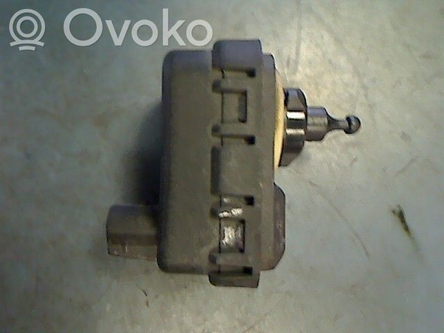 Opel Zafira A Headlight level adjustment motor 